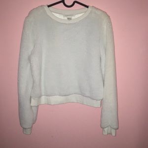 WHITE SWEATER TOP